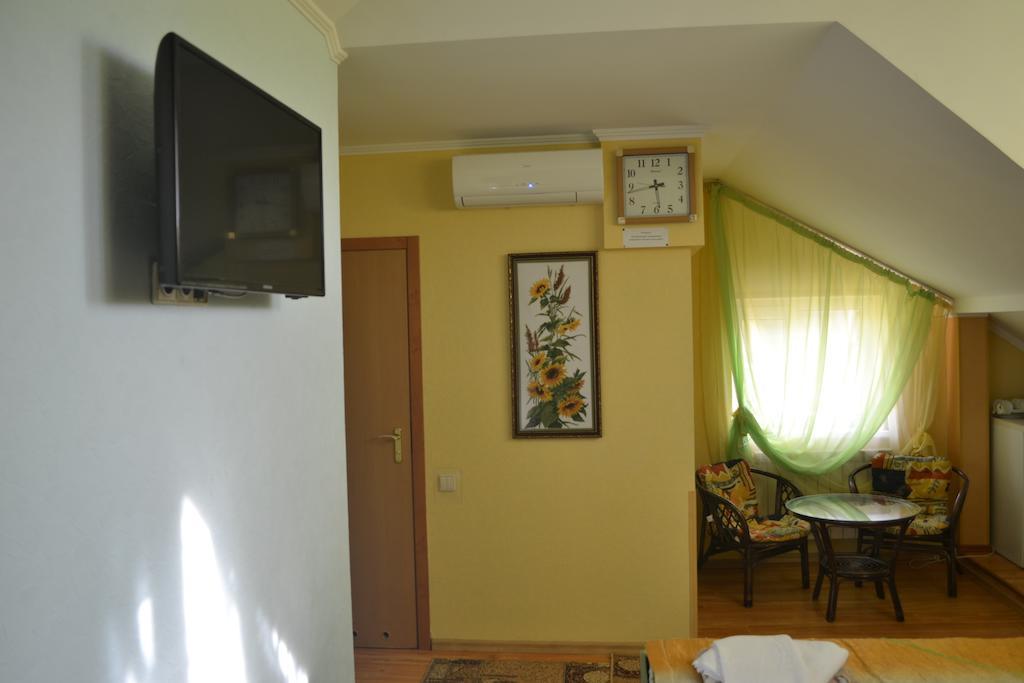 Hotel U Olega Truskavets Bilik gambar