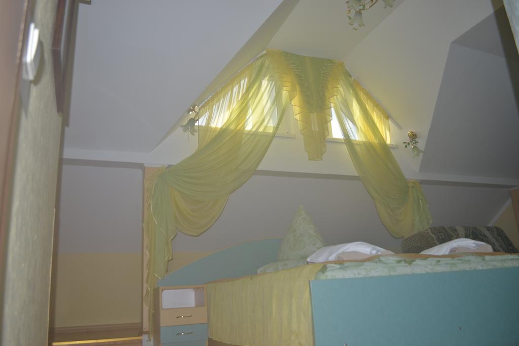 Hotel U Olega Truskavets Bilik gambar